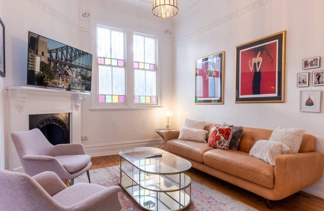 Central based 3-Bed House with Charming courtyard