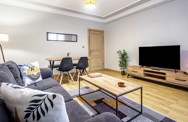 Central Flat near Shopping Malls in Kagithane