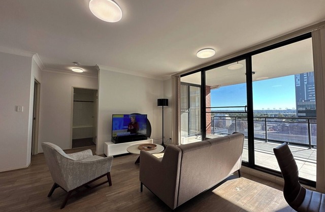 Comfy 2Bdr Apt 7mins to Paramatta Train Station