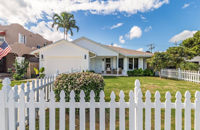 Centrally located luxe poolside oasis w/ standout amenities!