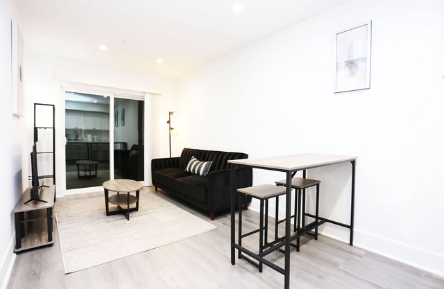 Centrally located DC Unit with Garden Views