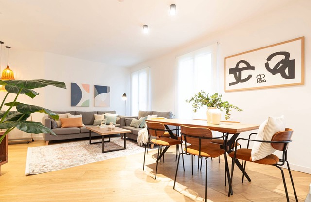 ☆Centric Spacious⎮7 balconies⎮Brand new ⎮Aircon ☆