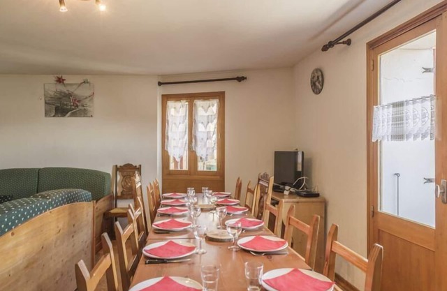Chalet, balcón, chimenea o estufa a leña, parking, tv, local para esquís, 130m²