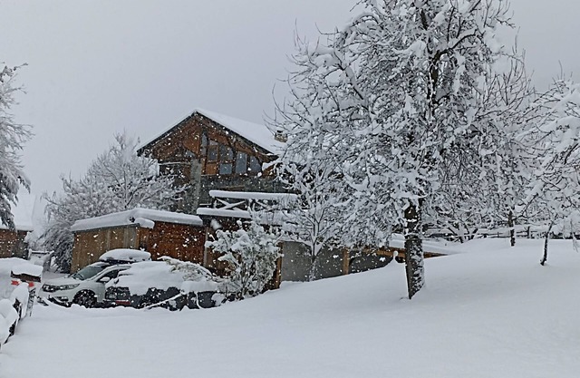 Eco Chalet sauna, jacuzzi, servicio de traslado gratuito para el funicular ARC1600, ascenso de 7mn.