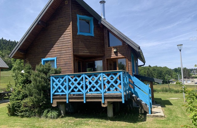 Chalet '214 - Village Nordique' con vistas a la montaña, piscina compartida y terraza privada