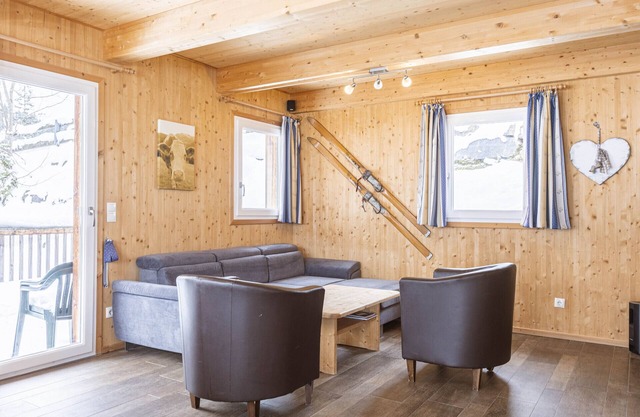 Chalet # 72 with 4 BR for 9 to 11 people