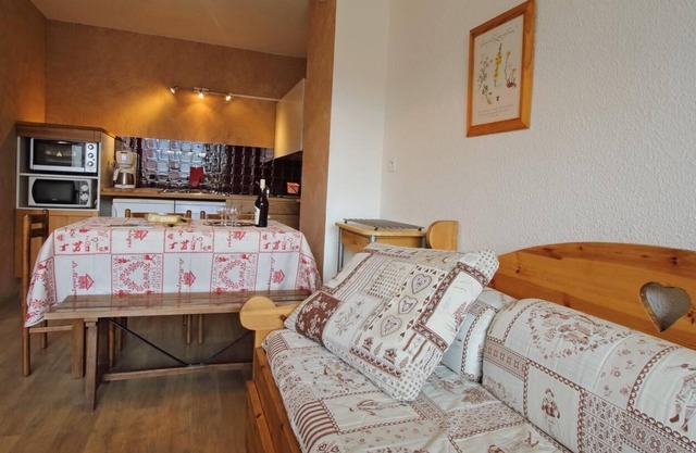Apartamento-Baño con bañera-Balcón- 17 & 27