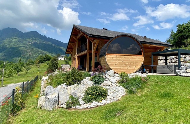 Chalet 'Cœur De Mélèze' con vistas a la montaña, terraza privada y Wi-Fi