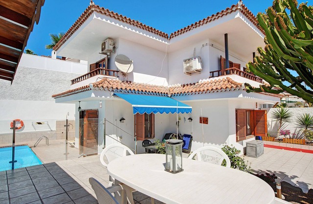 Chalet "El Dorado" con piscina, Wi-Fi, A/C, terraza y jardín