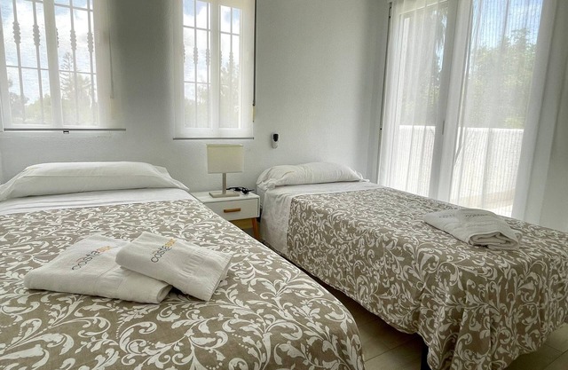 Chalet el Molino, con piscina y chill out...