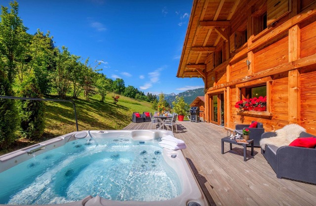 Agradable chalet de 5 estrellas tranquilo, jacuzzi, grandes vistas, WiFi - OVO Network