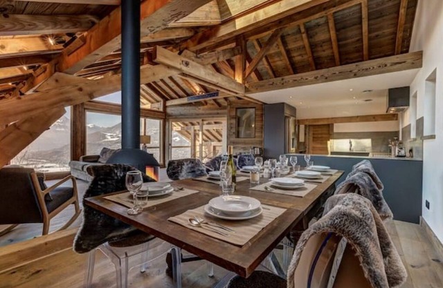 Chalet - Stunning Views & Walkable to Lifts/Town