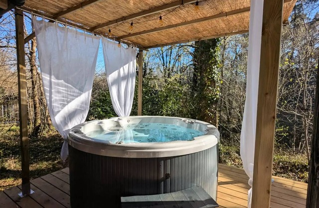 Chalet Grand Chêne with SPA for 4 to 5 people - 4 people included in the price