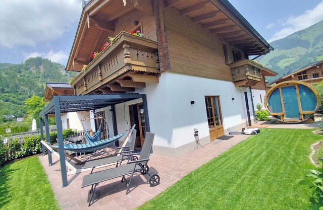 Chalet in Rauris with a sauna right by the lift