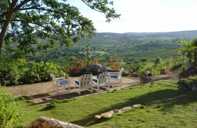 Chalet en las montañas, 3 suites, piscina, hermosa vista, buen clima y ambiente de granja