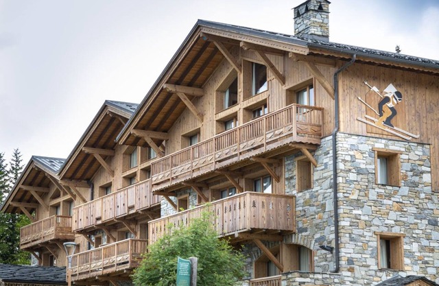 Chalet Le Cervinia, 10 people, in the heart of La Rosière