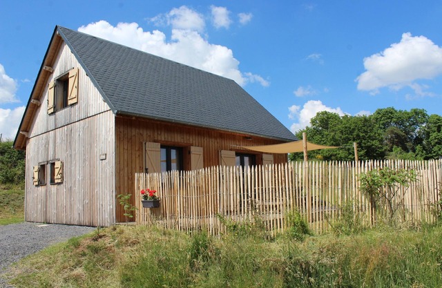 Chalet "la chadeyre" de reciente construcción, wifi gratuito, calefacción incluida