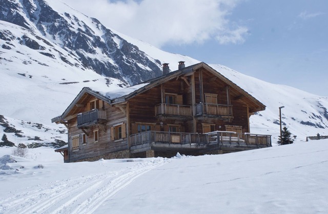 Chalet 'Les Petits Loups ", en las pistas, sauna, gran terraza.