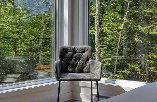 Chalet Montana in Bel Air - 4BDR Modern Tremblant Retreat with Hot Tub