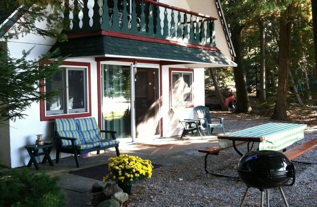 Chalet on Deer Lake Boyne City, Charlevoix, Petoskey, Fishing, Boating