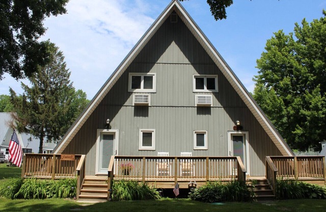 Chalet on the Lake 79 w/ Beach Access, Pools, Sport Courts, Fishing Pond & more!