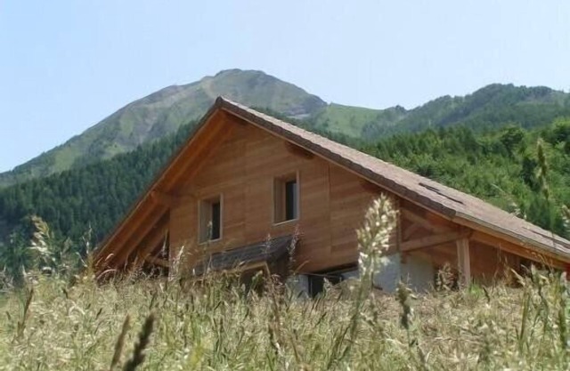 Chalet emparejado con unas vistas impresionantes.