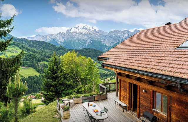 Amplio chalet de 4 * para 11: jacuzzi, sala de juegos, vistas - OVO Network