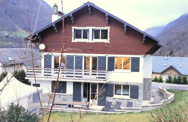 Chalet "Sublime Chalet 14 Pers Spa Extrieur" con vistas a la montaña