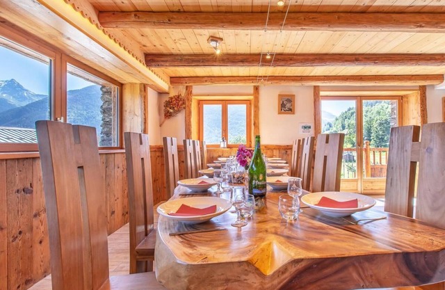 Chalet, wifi, 50m de los comercios, sauna, terraza, balcón, parking, tv, 170-180m², Les Arcs