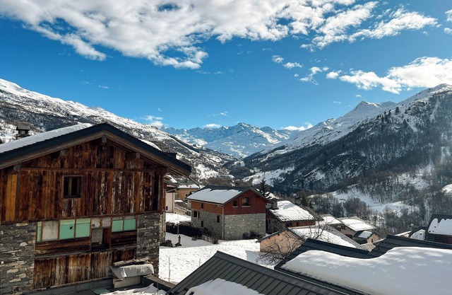 Chalet with panoramic view · Modern comfort · Quick access to 3 Vallées