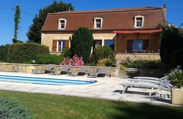 Character house with private saltwater pool in Périgord Noir