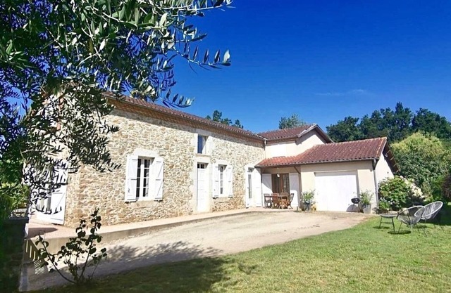 Casa confortable, piscina privada.