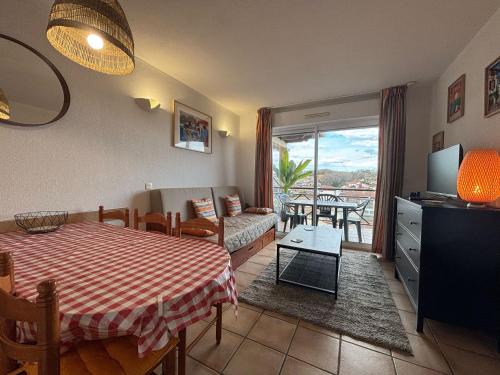 Charmant appartement avec terrasse dans résidence avec piscine à Ciboure - FR-1-239-1107