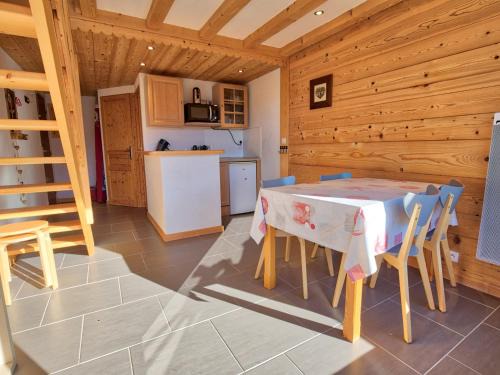Charmant duplex rénové, vue sur Mont Charvin, 4 pers. - FR-1-505-25