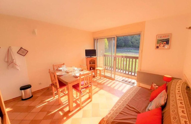 Charmant T2 à Saint-Lary-Soulan avec balcon, parking, et casier à skis - FR-1-457-269
