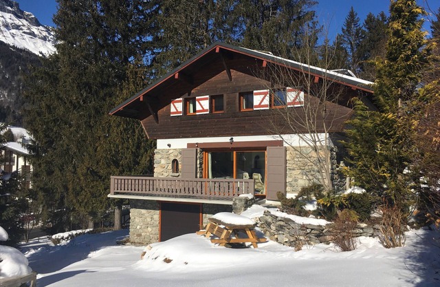 Encantador chalet reformado - entre el centro del pueblo y los remontes (600m)
