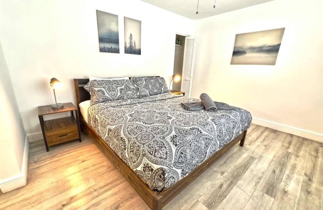 Beach Bliss: Cozy Apartment Steps from the beach