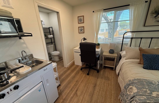 Charming 1-bedroom studio in amazing San Diego with WiFi