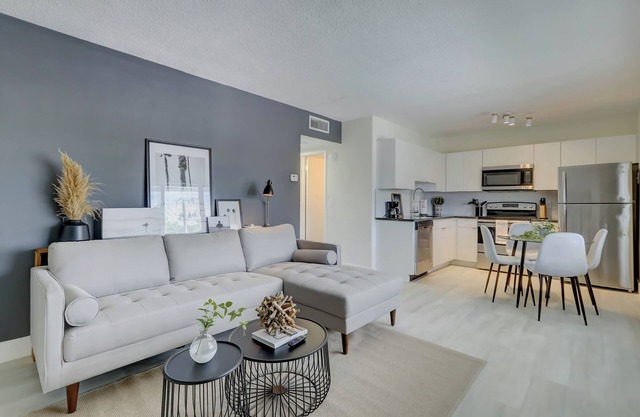 2BR Coastal Getaway with Pool, 5 min from the beach!