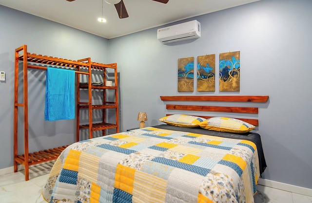Charming 2-bedroom, 3 bed apartment, AC, WiFi, free parking in lovely West End