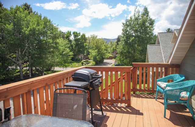 Charming 2-bedroom apartment close to the Yellowstone River in lovely Livingston