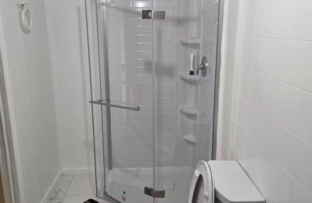 Charming 2 =bedroom house in wonderful Camden with AC