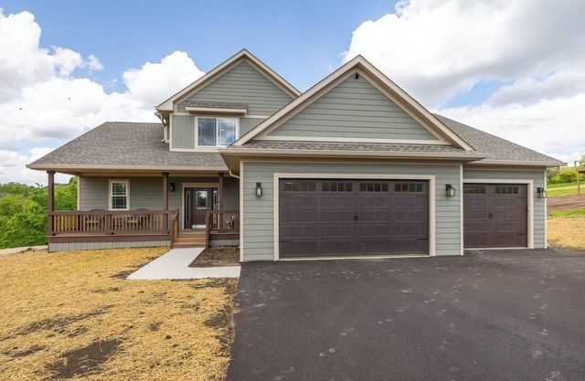 Charming 2-bedroom option w/2.5 baths in a large home in the Galena Territories