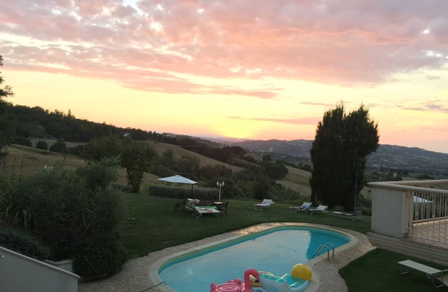 Villa panorámica con piscina cerca de la playa en el costo adriático en Italia