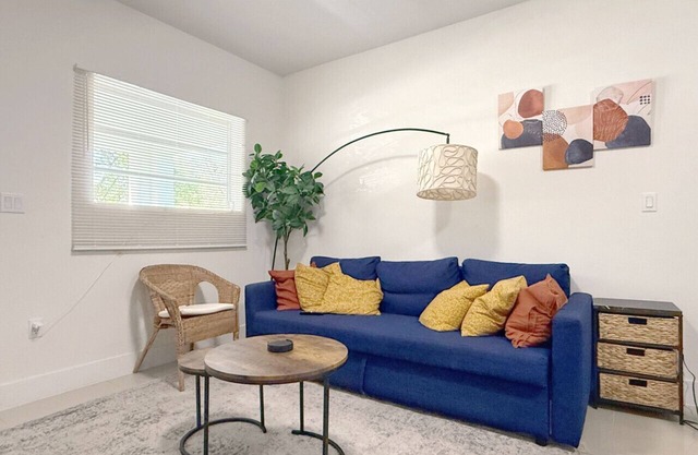 Charming 2BR w/ Housemate