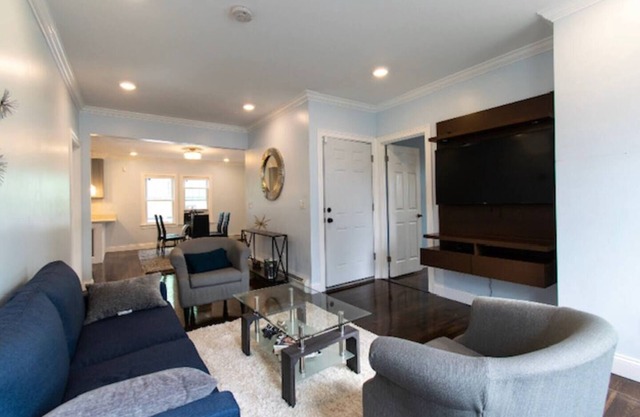 Charming 3-bed Condo near Boston w/ Free Parking