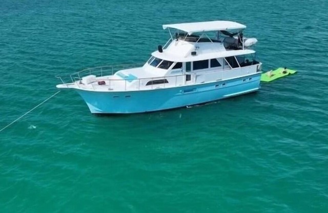 Charming 3-bedroom boat with WiFi, AC in amazing Key West