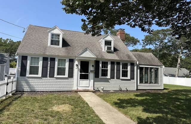 Charming 3-Bedroom Buzzards Bay