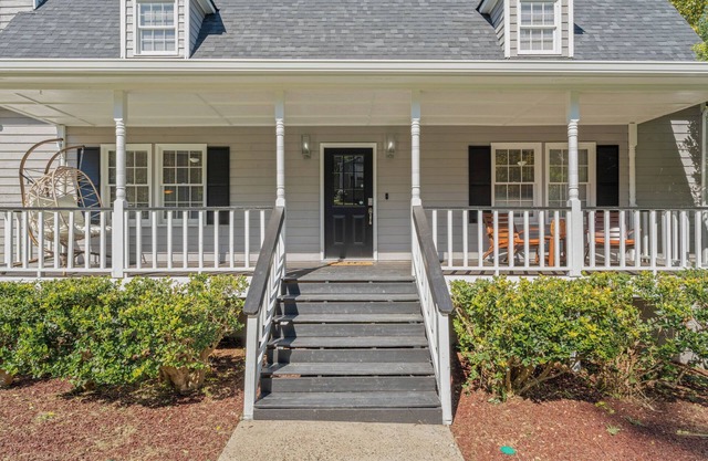 Charming 3-bedroom house in fabulous Acworth with AC, WiFi - Pet Friendly