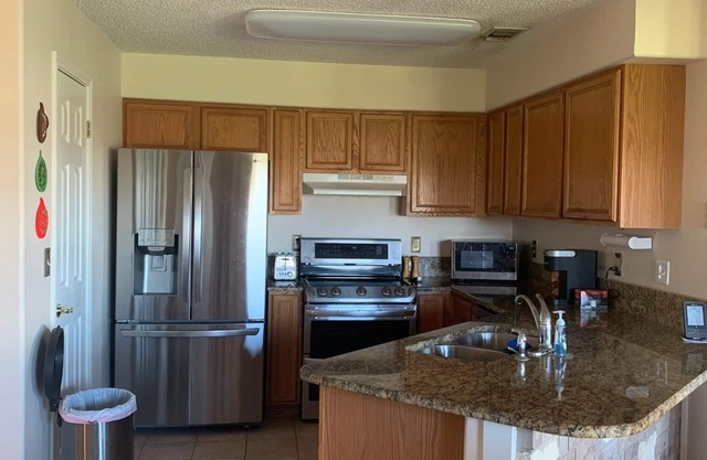 Charming 3-bedroom house between Seguin and New Braunfels - includes RV Hookups